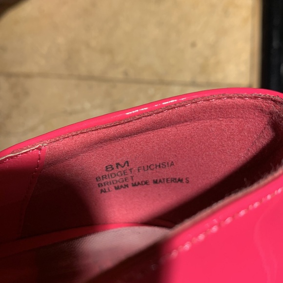 Worn once for about 20 min, to an occasion - Picture 6 of 8